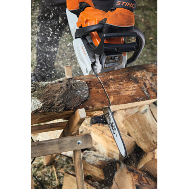 coupe de buche avec la tronçonneuse stihl ms162 c