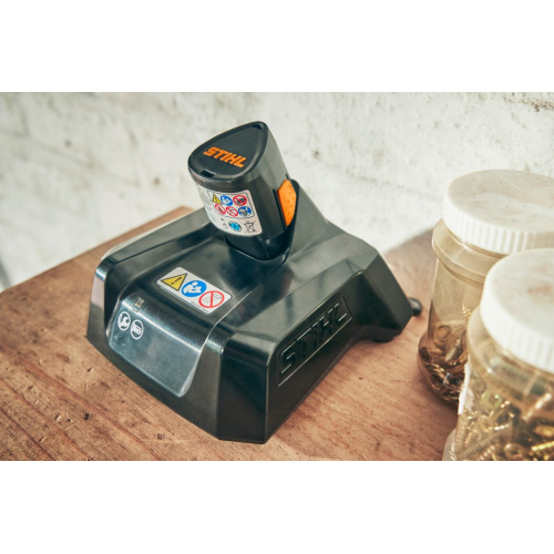 AL1 chargeur de batterie Stihl en situation