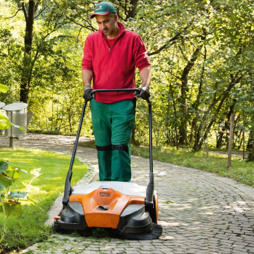 KGA770 Balayeuse à batterie STIHL - AP System