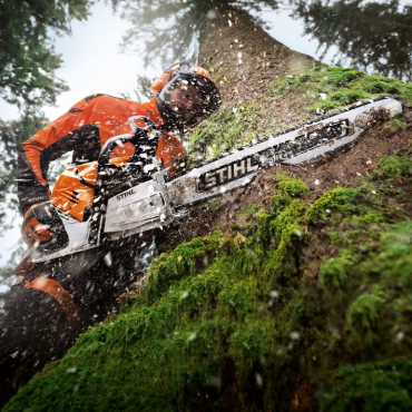 MS500i W Tronçonneuse thermique STIHL en utilisation